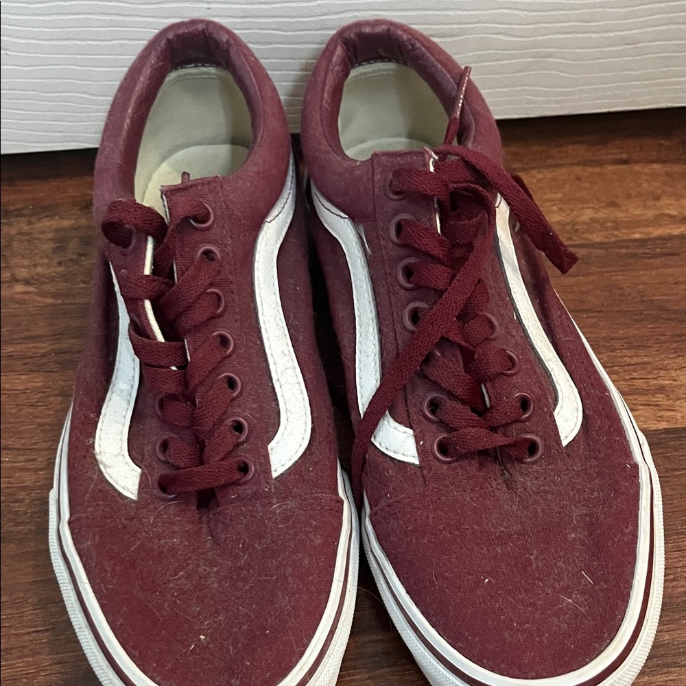 Vans Maroon Men’s 7, Womens 8.5